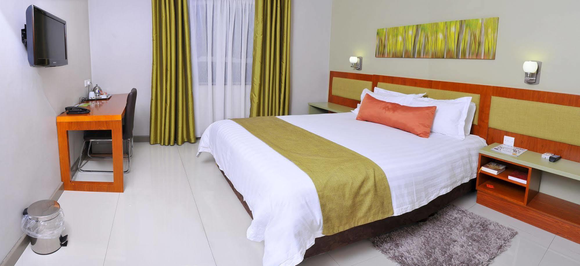 Travelodge Габороне Экстерьер фото
